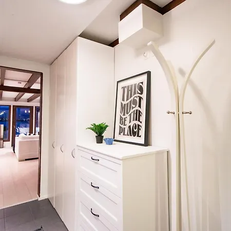 Waterfront Townhouse With Bathtub Sauna,free Parking Holiday home Helsinki