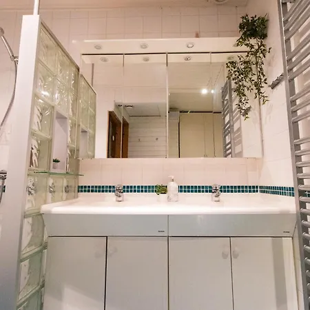 Holiday home Waterfront Townhouse With Bathtub Sauna,free Parking *