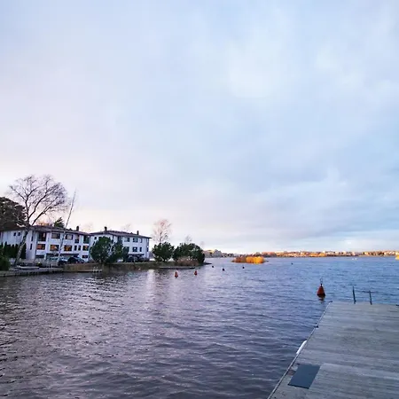 Waterfront Townhouse With Bathtub Sauna,free Parking