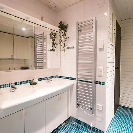 Waterfront Townhouse With Bathtub Sauna,free Parking *