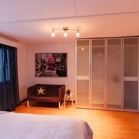 Waterfront Townhouse With Bathtub Sauna,free Parking Holiday home Helsinki