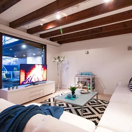 Waterfront Townhouse With Bathtub Sauna,free Parking Holiday home Helsinki
